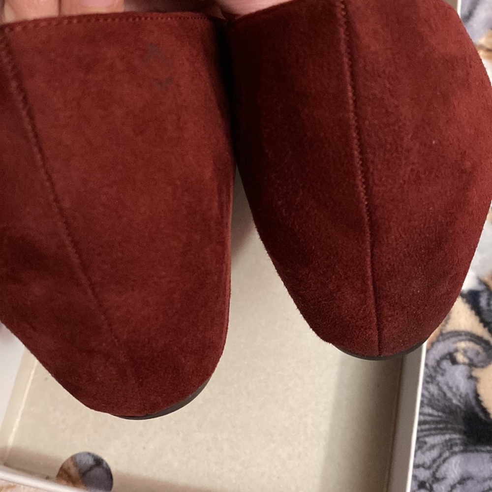 Croft and Barrow style icebergmint in the color burgundy. Wedge style shoes. 9 - Picture 6 of 7